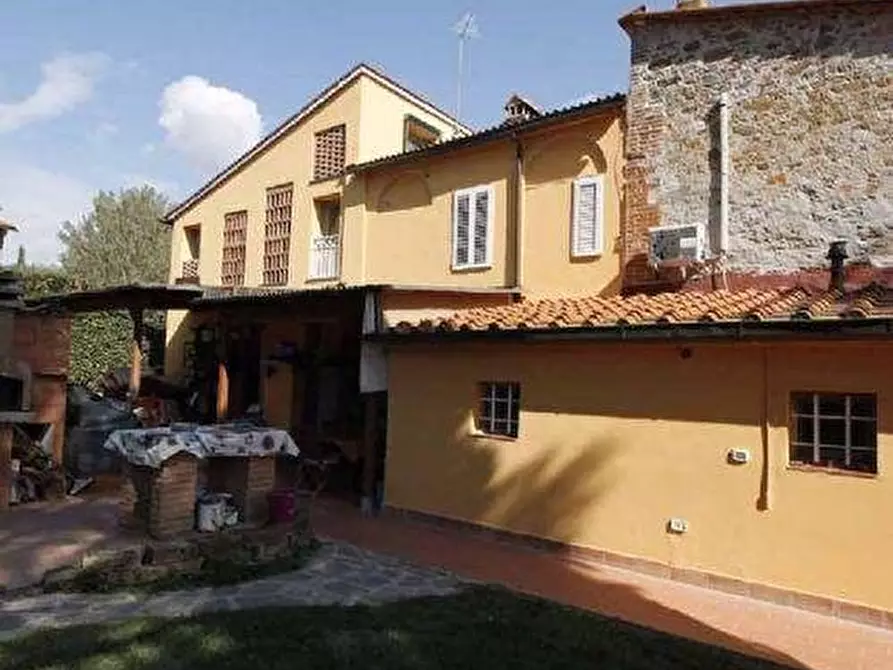 Immagine 7 di Casa colonica in vendita  a Vinci