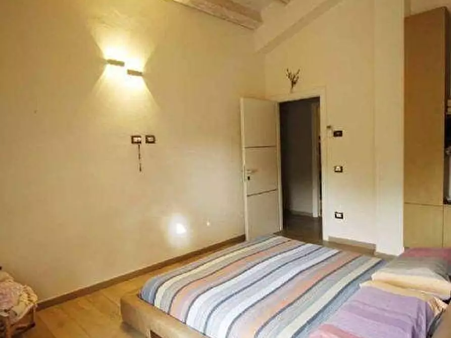 Immagine 15 di Casa colonica in vendita  a Vinci