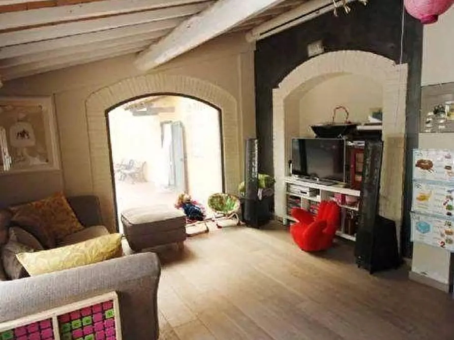 Immagine 10 di Casa colonica in vendita  a Vinci