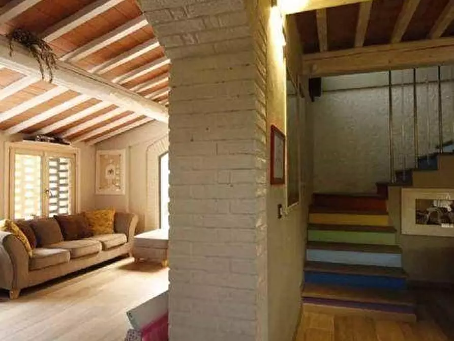Immagine 11 di Casa colonica in vendita  a Vinci