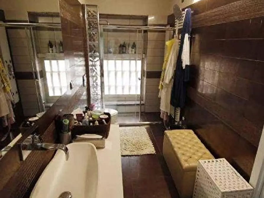 Immagine 12 di Casa colonica in vendita  a Vinci