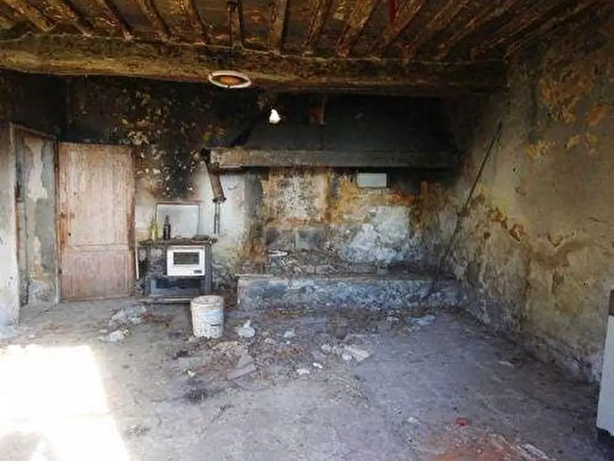 Immagine 6 di Casa colonica in vendita  a Vinci