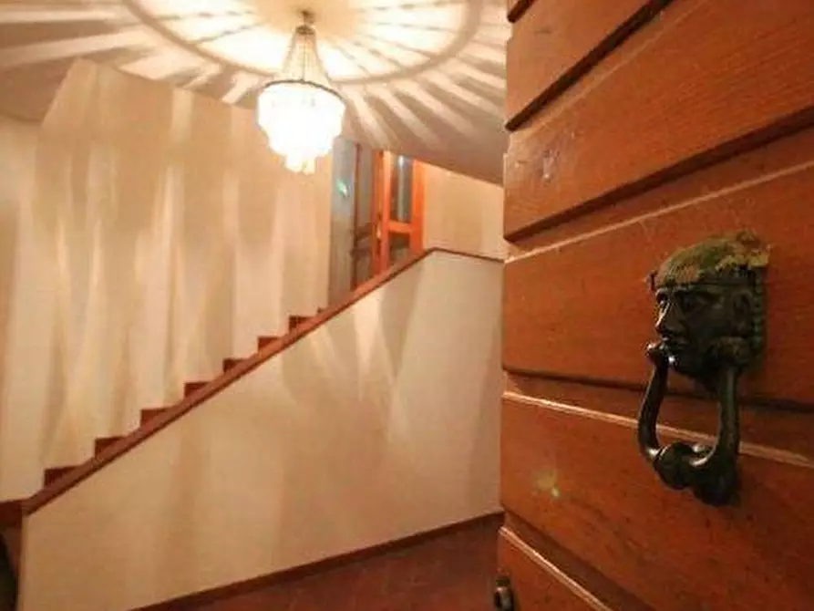 Immagine 7 di Casa colonica in vendita  a Vinci