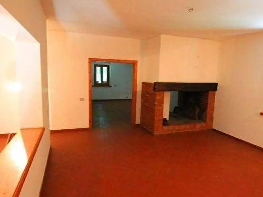 Immagine 9 di Casa colonica in vendita  a Vinci