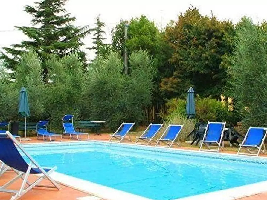 Immagine 18 di Casa colonica in vendita  a Vinci