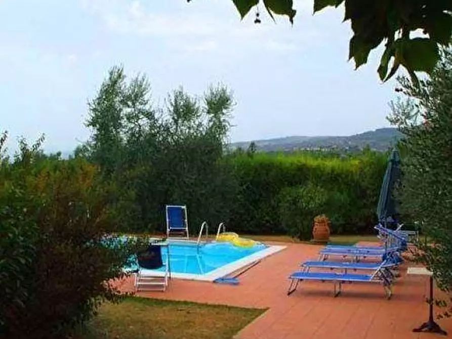 Immagine 2 di Casa colonica in vendita  a Vinci