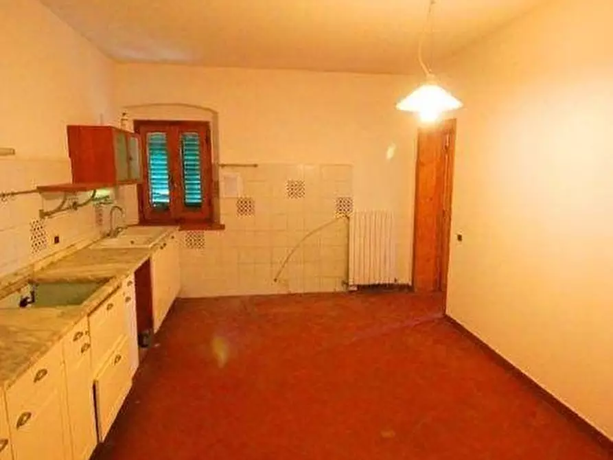 Immagine 11 di Casa colonica in vendita  a Vinci