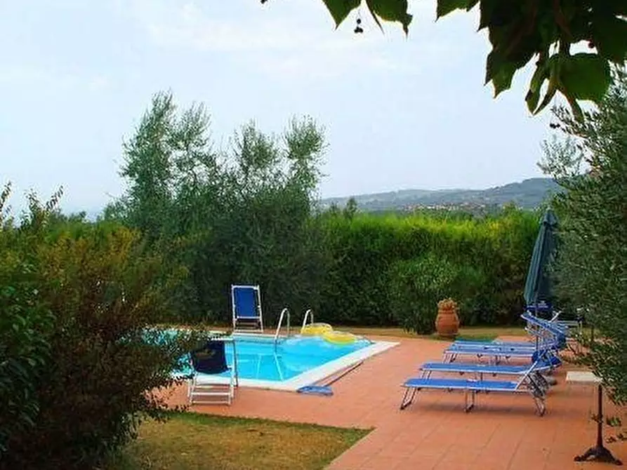 Immagine 16 di Casa colonica in vendita  a Vinci