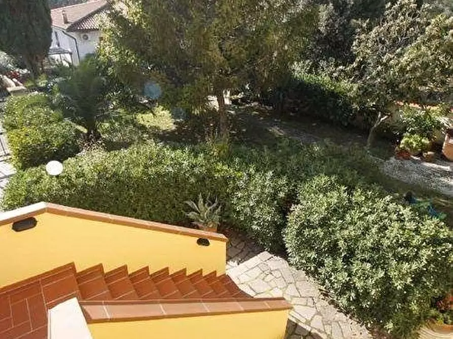 Immagine 3 di Villa in vendita  a Vinci