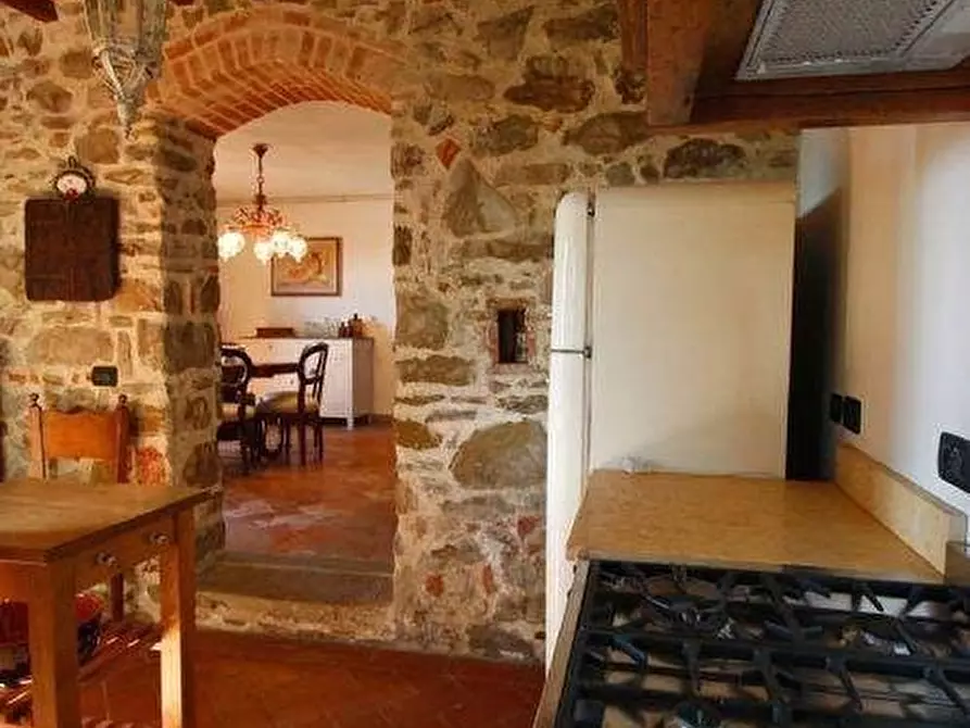 Immagine 13 di Rustico / casale in vendita  a Vinci