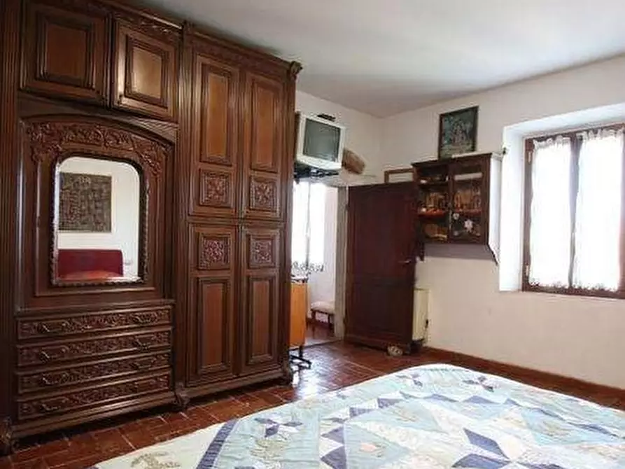 Immagine 21 di Casa colonica in vendita  a Vinci