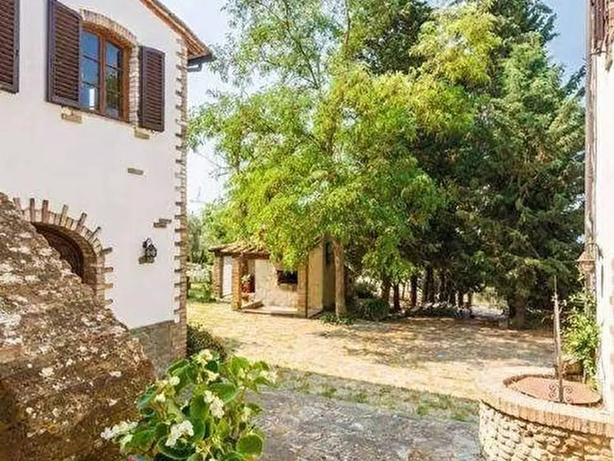 Immagine 9 di Casa colonica in vendita  a Montespertoli