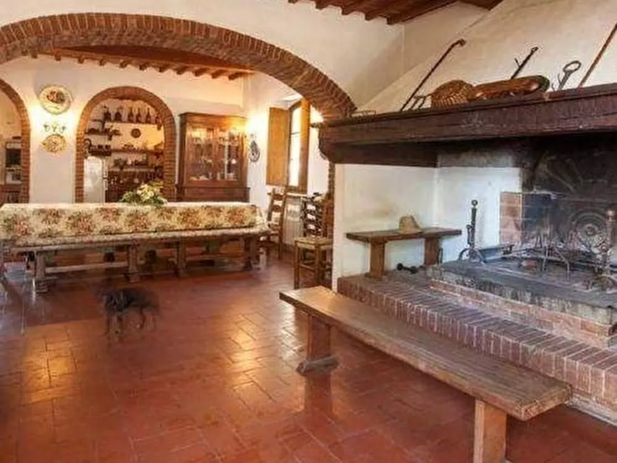 Immagine 12 di Casa colonica in vendita  a Montespertoli