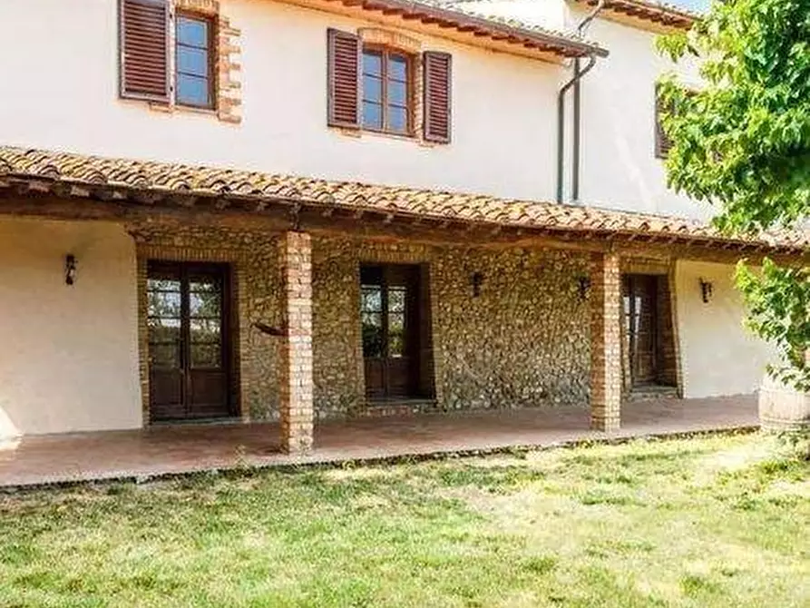 Immagine 8 di Casa colonica in vendita  a Montespertoli