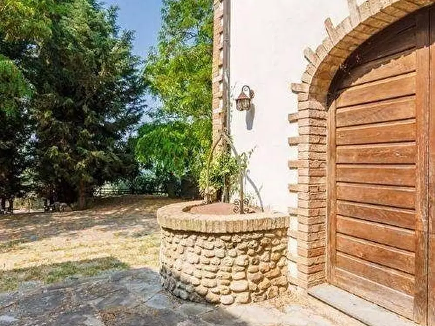 Immagine 7 di Casa colonica in vendita  a Montespertoli