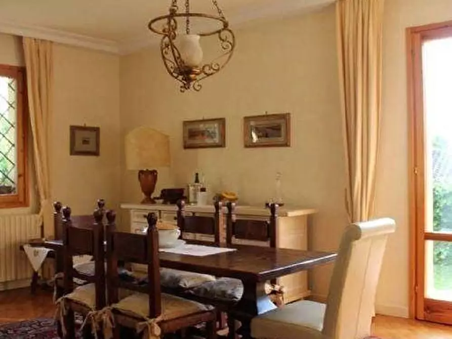 Immagine 5 di Villa in vendita  a Lamporecchio