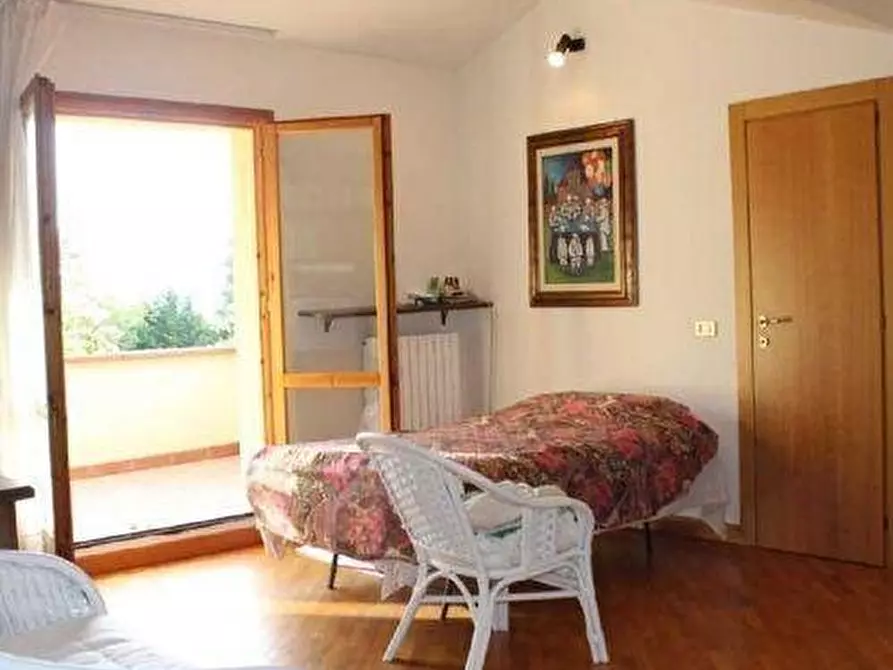 Immagine 9 di Villa in vendita  a Lamporecchio