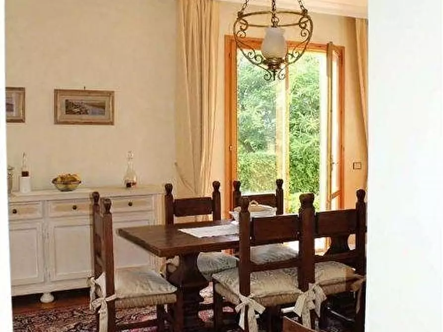 Immagine 8 di Villa in vendita  a Lamporecchio