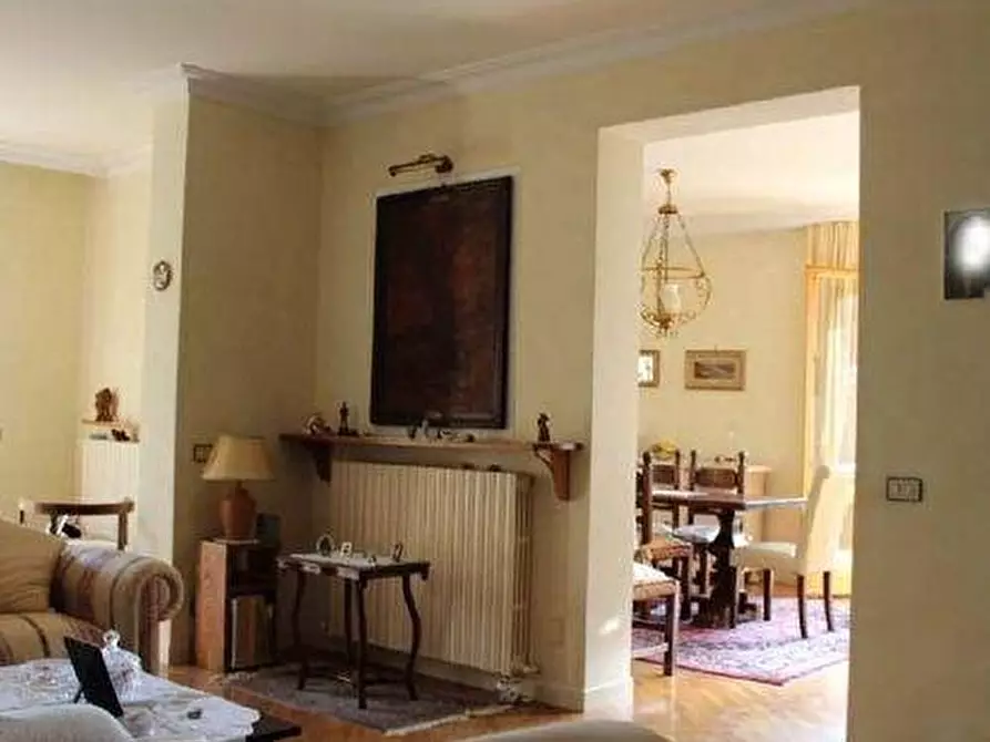 Immagine 6 di Villa in vendita  a Lamporecchio