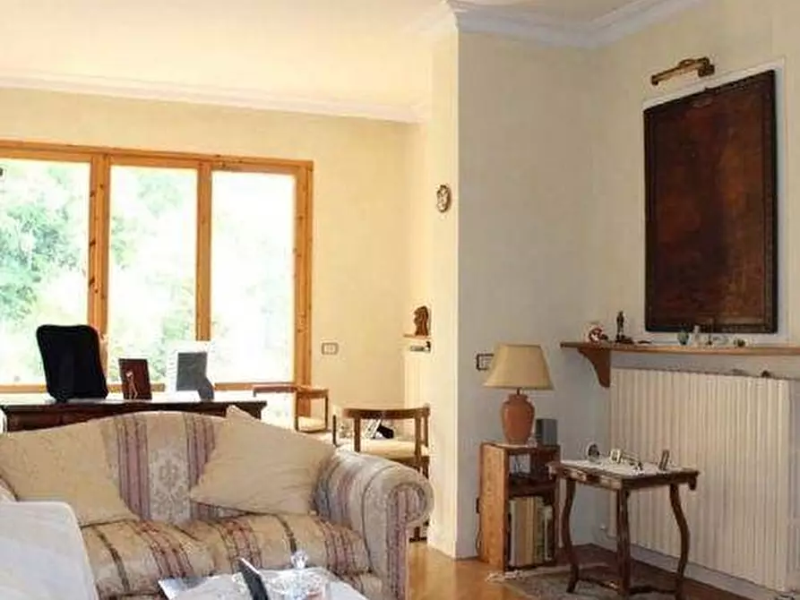 Immagine 4 di Villa in vendita  a Lamporecchio