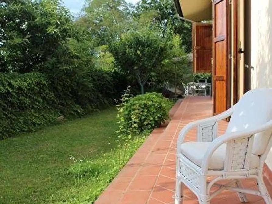 Immagine 12 di Villa in vendita  a Lamporecchio