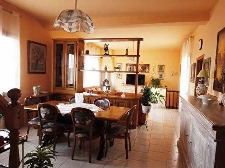 Immagine 7 di Villa in vendita  a Lamporecchio