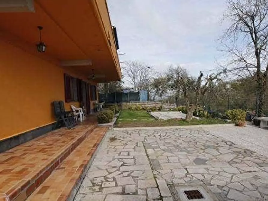 Immagine 5 di Villa in vendita  a Lamporecchio