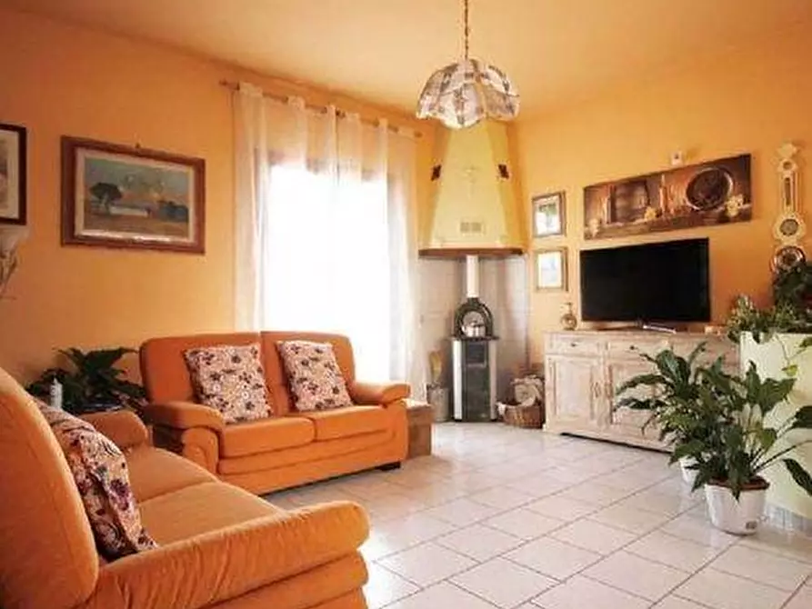 Immagine 8 di Villa in vendita  a Lamporecchio