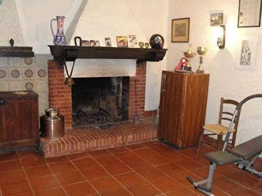 Immagine 6 di Casa colonica in vendita  a Monsummano Terme