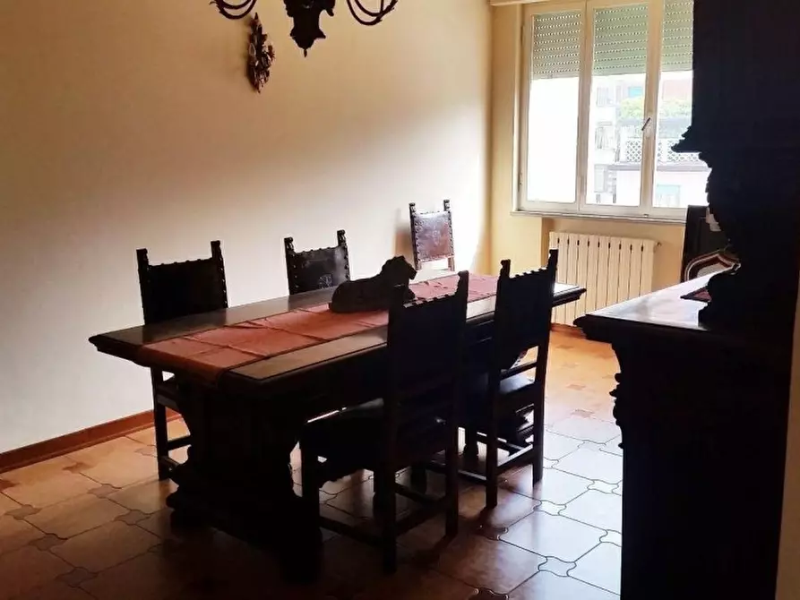 Immagine 4 di Appartamento in vendita  a Massa