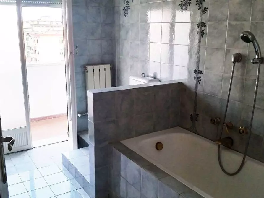 Immagine 8 di Appartamento in vendita  a Massa