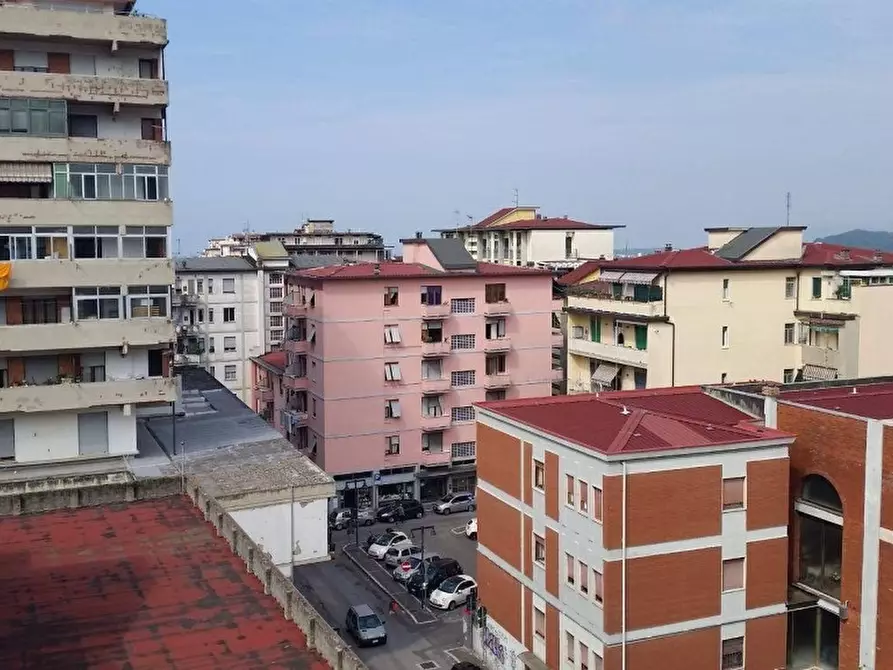 Immagine 14 di Appartamento in vendita  a Massa