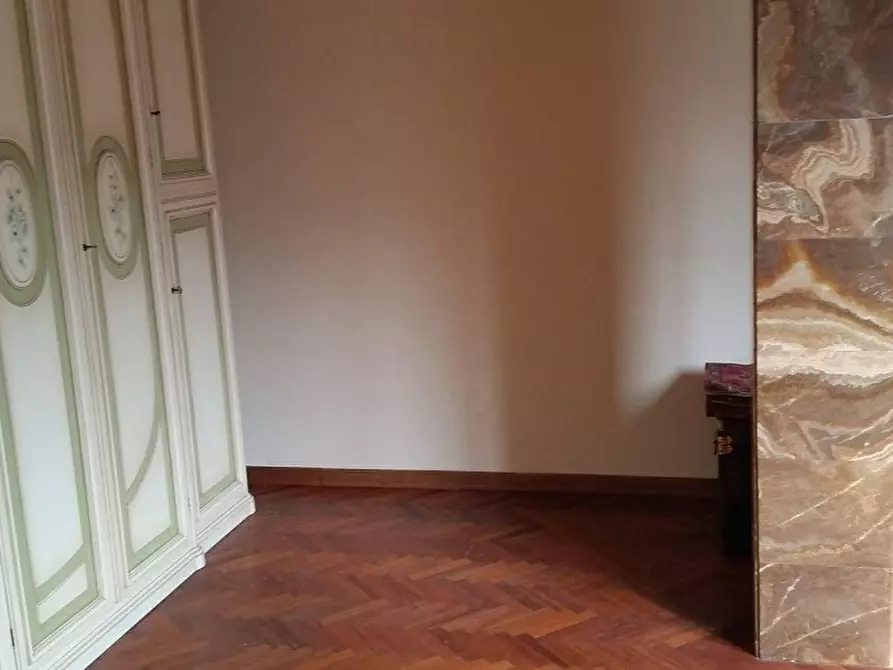 Immagine 11 di Appartamento in vendita  a Massa