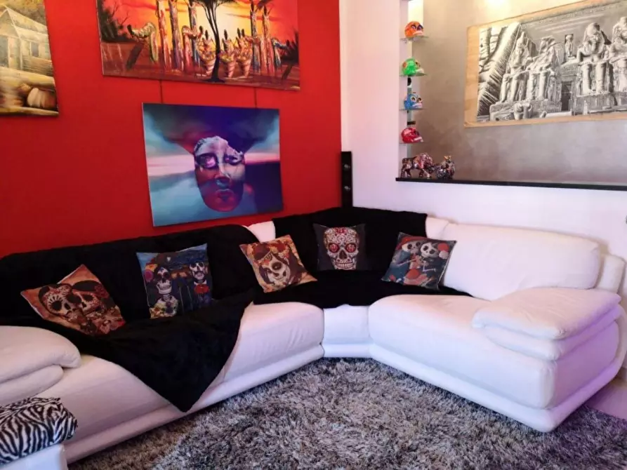 Immagine 3 di Appartamento in vendita  a Massa