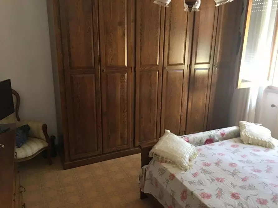 Immagine 5 di Appartamento in vendita  a Massa