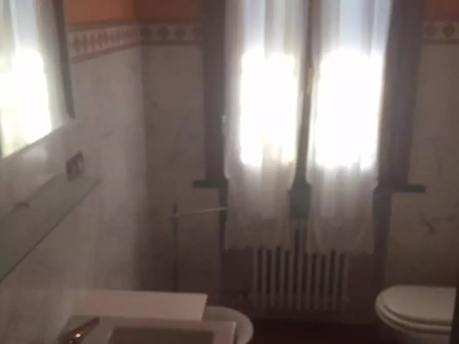 Immagine 16 di Villa in vendita  a Massa