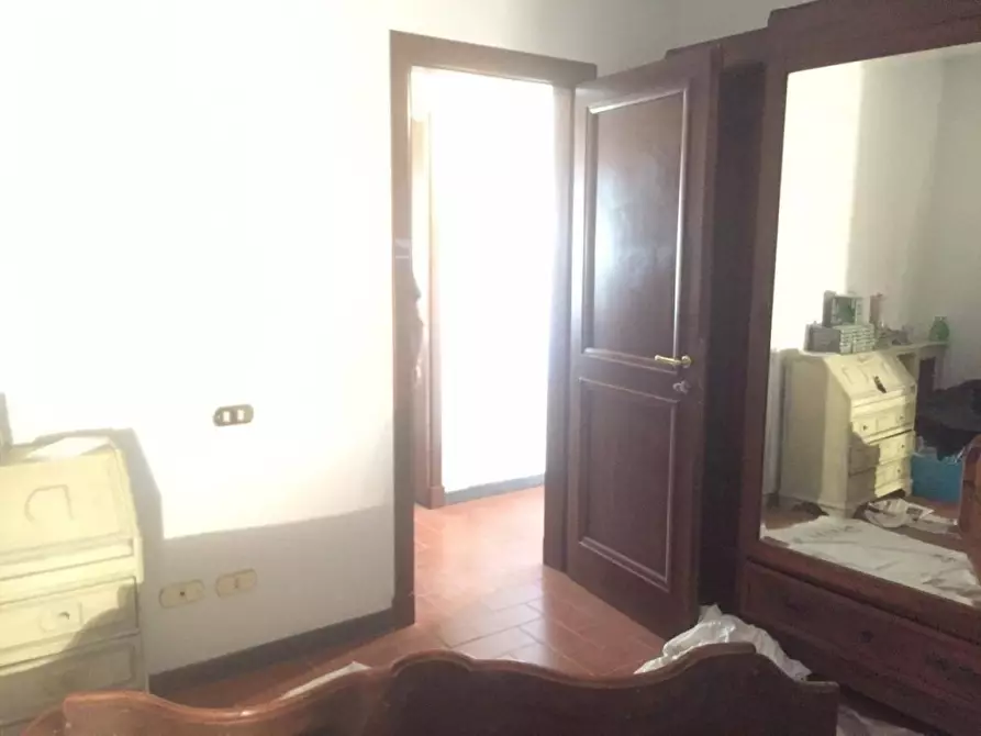 Immagine 8 di Villa in vendita  a Massa