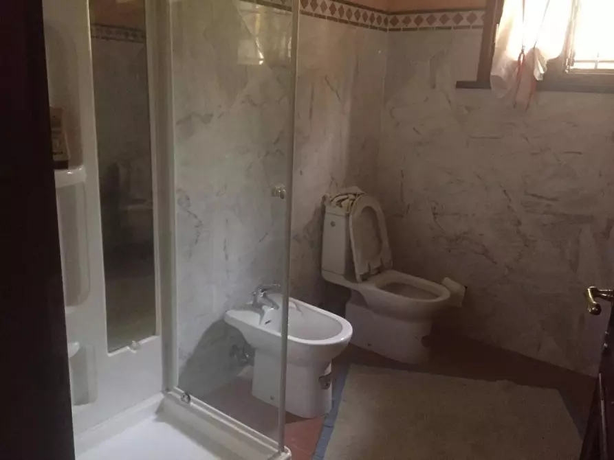 Immagine 12 di Villa in vendita  a Massa