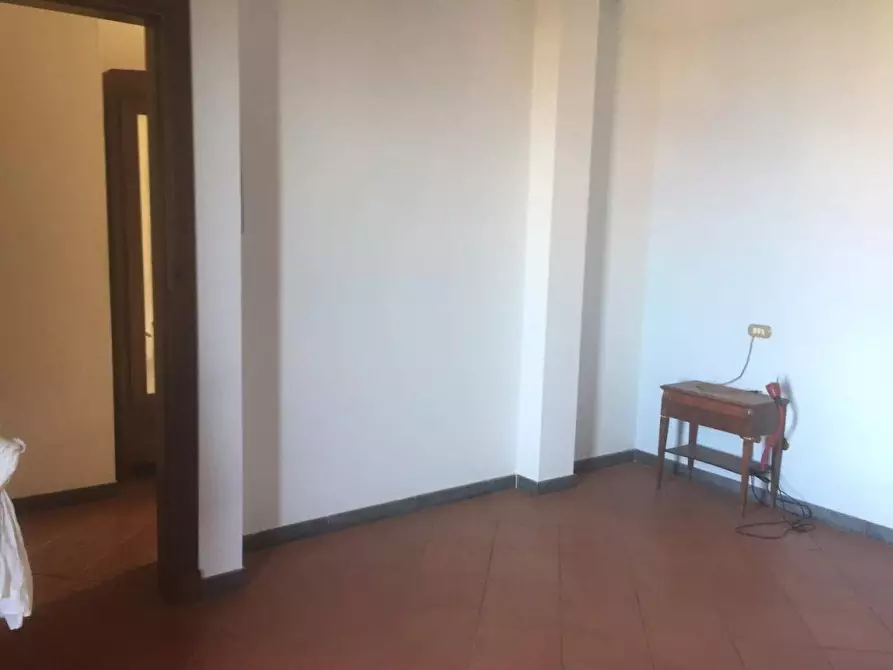 Immagine 6 di Villa in vendita  a Massa
