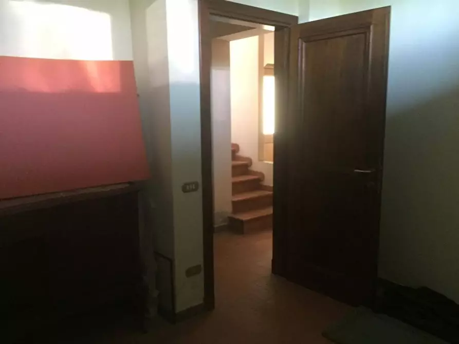 Immagine 7 di Villa in vendita  a Massa