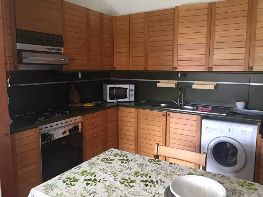 Immagine 2 di Appartamento in vendita  a Massa