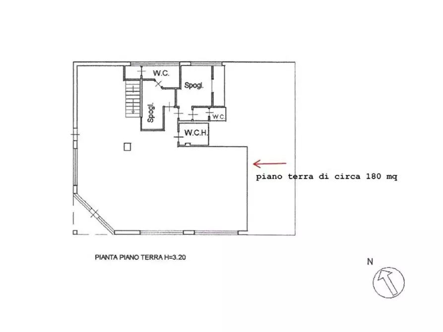 Immagine 5 di Negozio in vendita  a Massa