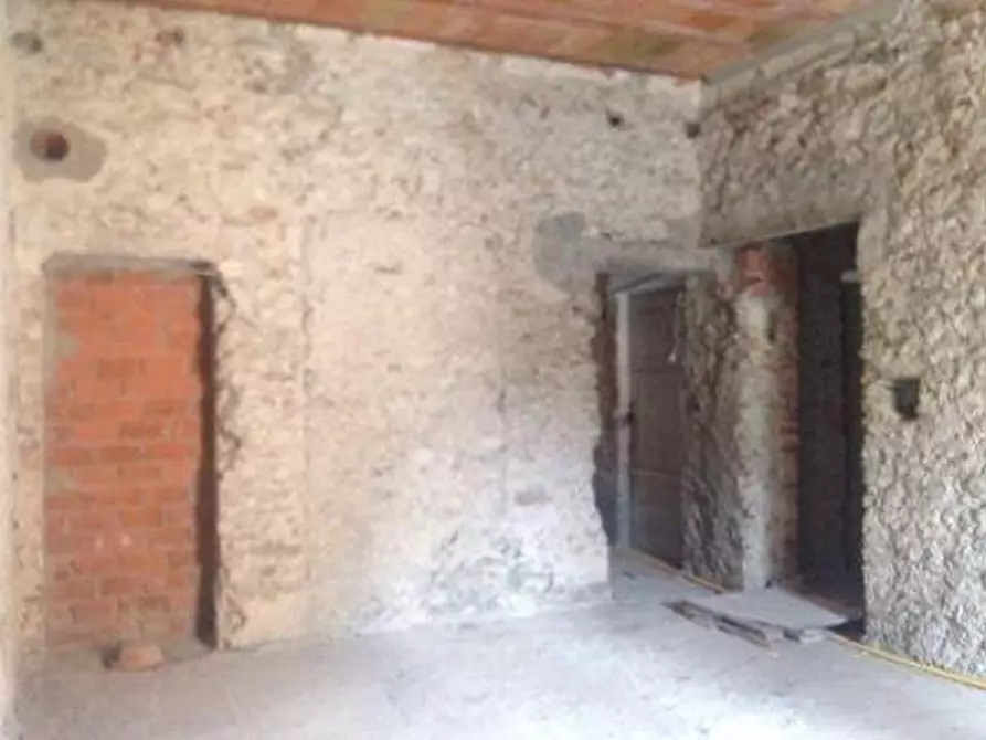 Immagine 7 di Villetta a schiera in vendita  a Massa