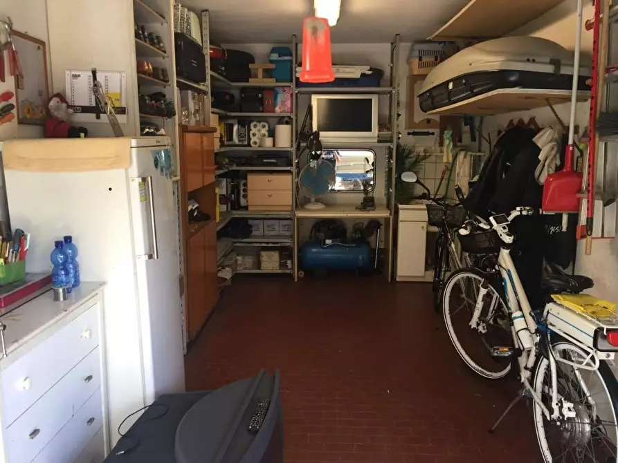 Immagine 10 di Appartamento in vendita  a Montignoso