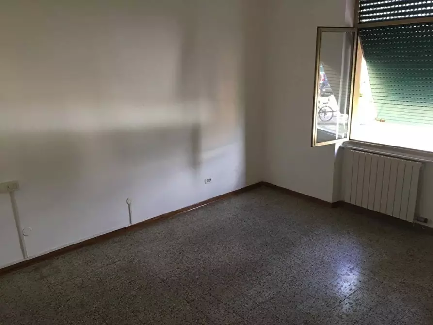 Immagine 4 di Appartamento in vendita  a Massa