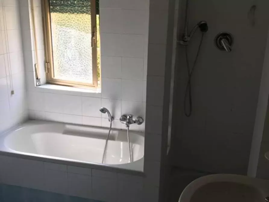 Immagine 5 di Appartamento in vendita  a Massa