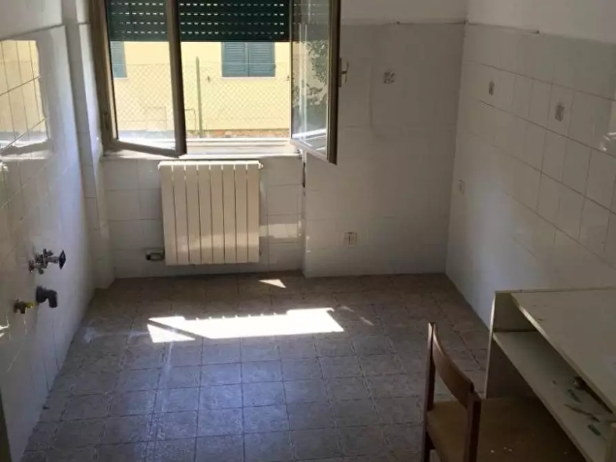 Immagine 3 di Appartamento in vendita  a Massa