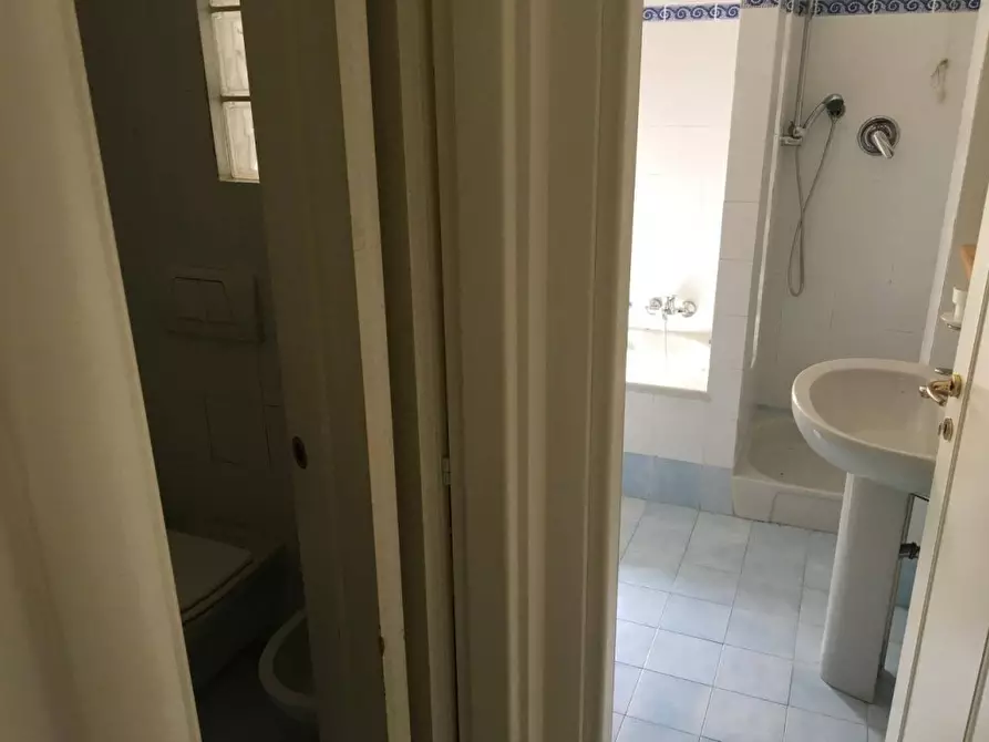 Immagine 8 di Appartamento in vendita  a Massa