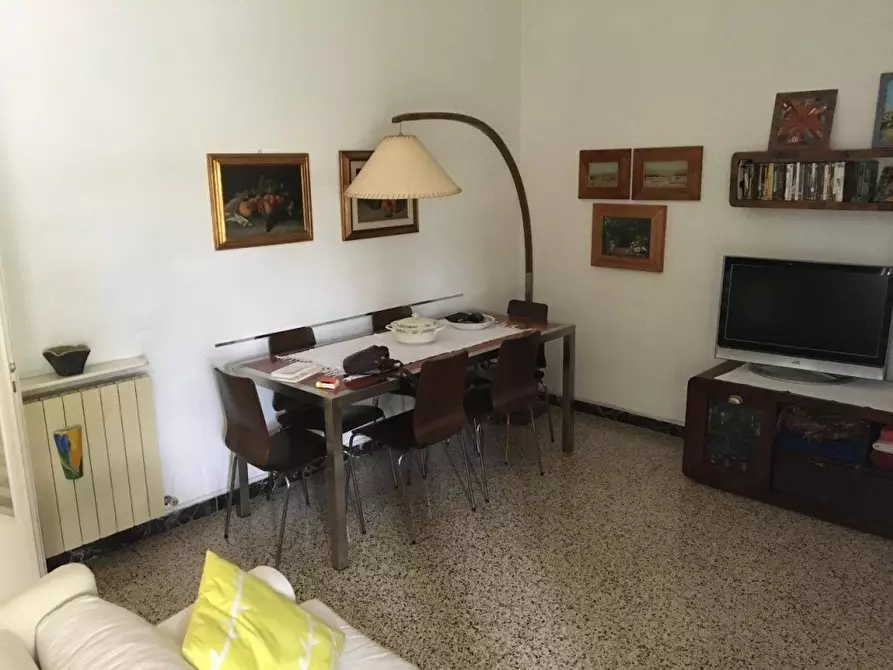 Immagine 2 di Appartamento in vendita  a Massa