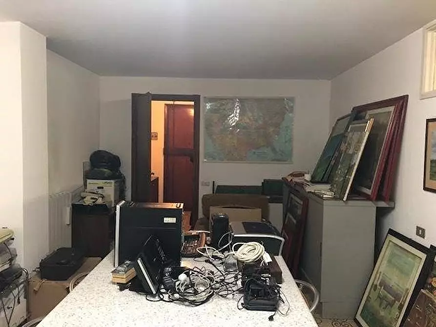 Immagine 2 di Appartamento in vendita  a Carrara